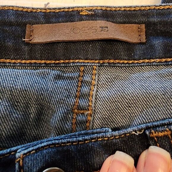 Joe's Jeans Icon Mid Rise Skinny Jeans size 28 Dark Blue Wash - Picture 3 of 9